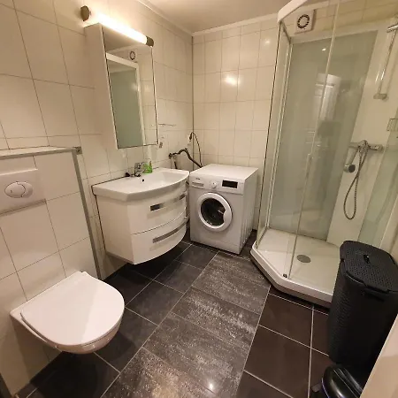 Asveien Apartments. * 哈尔斯塔